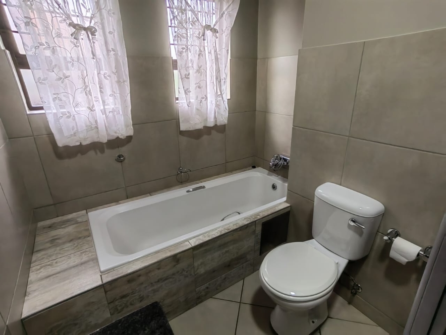 3 Bedroom Property for Sale in Grimbeeck Park North West